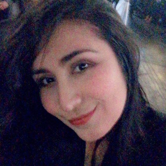 Meet your Posher, Fabiola - Picture 1 of 1